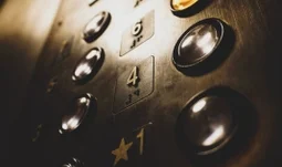 Email purporting to be from JPMorgan banker stuck in elevator goes viral
