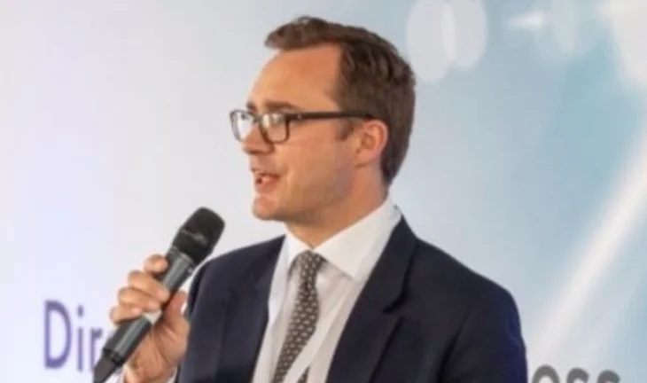 Unemployed ex-CEO of Russian bank wants you to hire him